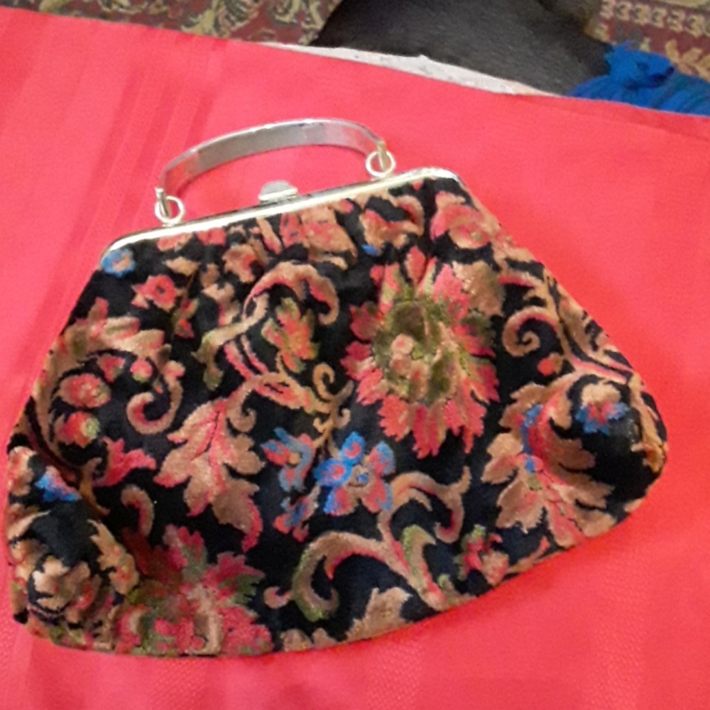 Vintage Carpet bag 20% off till 11/16